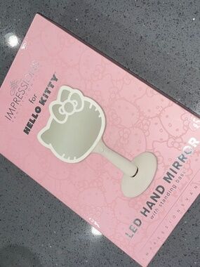 Hello Kitty Mirror